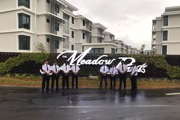 Meadow Park Town Villa 4-Bedroom Ensuite With Dual Parking Spaces