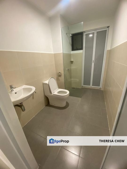 A neat and tidy, mid-level corner lot unit for rent, Selangor, Sepang