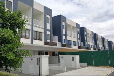 Ayden Townhouse Warisan Puteri