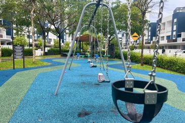 Ayden Townhouse Warisan Puteri