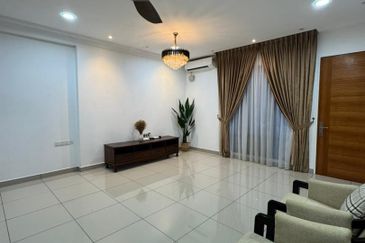 Ayden Townhouse Warisan Puteri