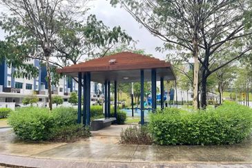 Ayden Townhouse Warisan Puteri