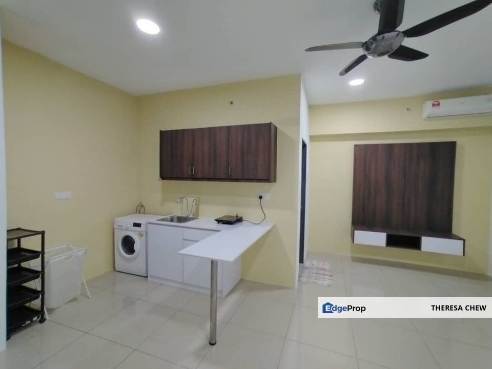 Menara Geno Studio with 1-Room Partition, Partially Furnished, Selangor, USJ