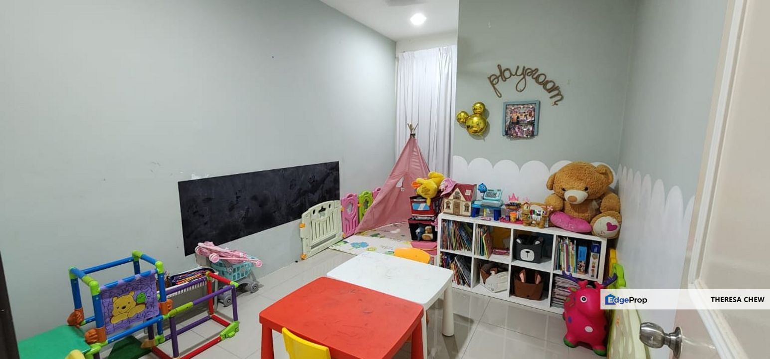 Taman Saujana KLIA 2-Storey Terrace House, Selangor, Sepang