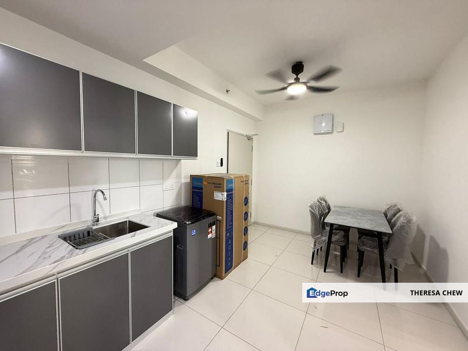 Horizon Suites Dengkil 2 Partitioned Rooms Furnished Without TV, Selangor, Dengkil