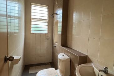 Jalan Setia Indah U13/12F