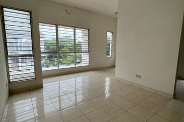 Jalan Setia Indah U13/12F