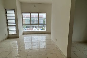 Jalan Setia Indah U13/12F