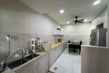 Jalan Setia Impian U13/8B