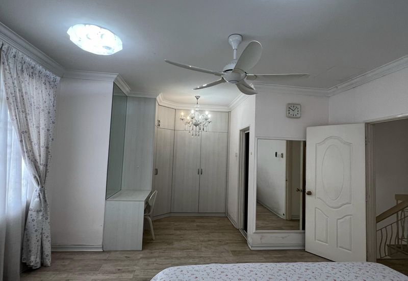 Jalan Setia Impian U13/6F