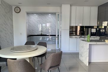 Elmeri (Dillenia Series), Setia Alam