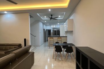 Jalan Setia Indah U13/11P