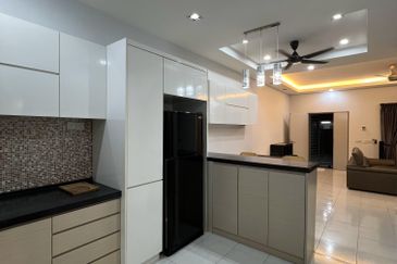 Jalan Setia Indah U13/11P