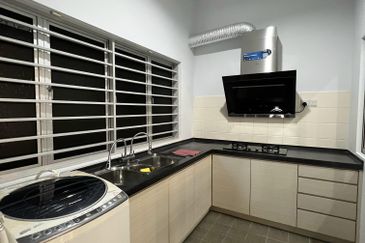 Jalan Setia Indah U13/11P