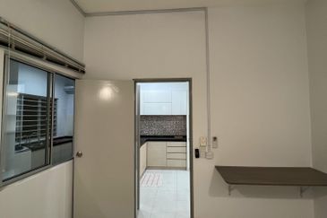 Jalan Setia Indah U13/11P