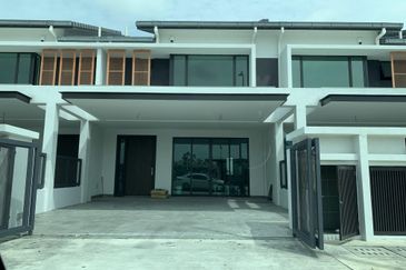 ATHIRA, Bandar Bukit Raja