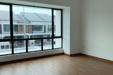 ATHIRA, Bandar Bukit Raja