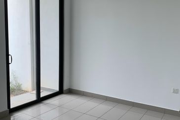 ATHIRA, Bandar Bukit Raja