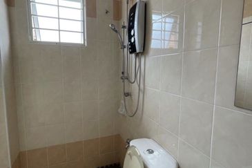 Jalan Setia Indah U13/11H