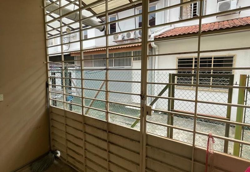 Jalan Setia Indah U13/11H