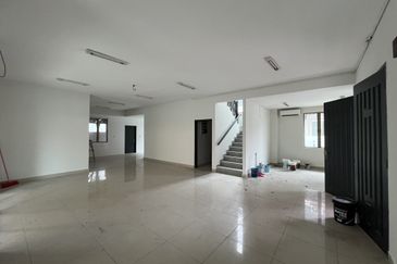 Aman Perdana Bungalow double storey for Sale