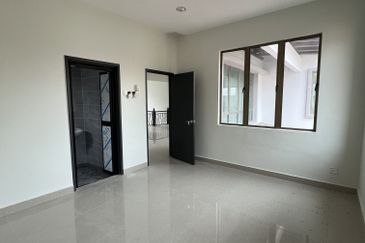 Aman Perdana Bungalow double storey for Sale