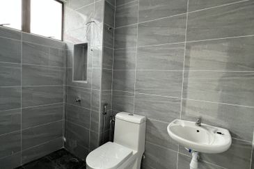 Aman Perdana Bungalow double storey for Sale