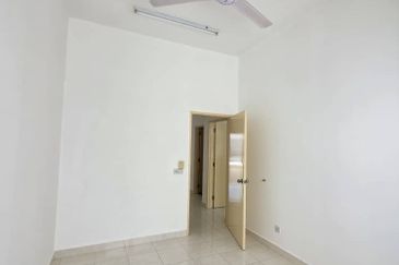 Jalan Setia Indah U13/12F