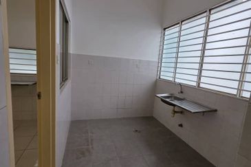 Jalan Setia Indah U13/12F