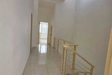 Jalan Setia Indah U13/12F