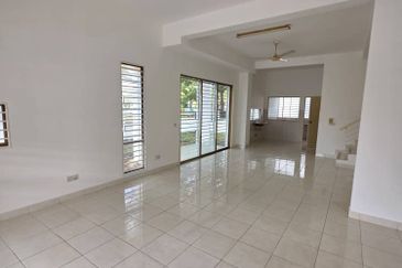 Jalan Setia Indah U13/12F