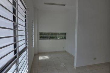 Jalan Setia Indah U13/12F