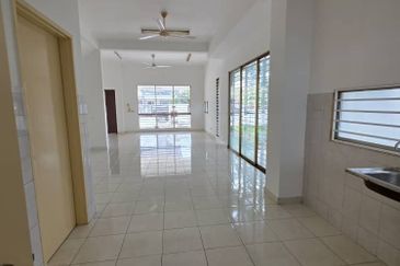 Jalan Setia Indah U13/12F