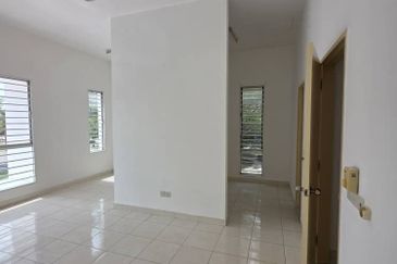 Jalan Setia Indah U13/12F