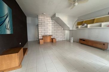 Jalan Setia Indah U13/11H