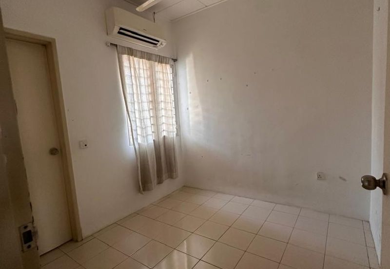 Jalan Setia Indah U13/11H