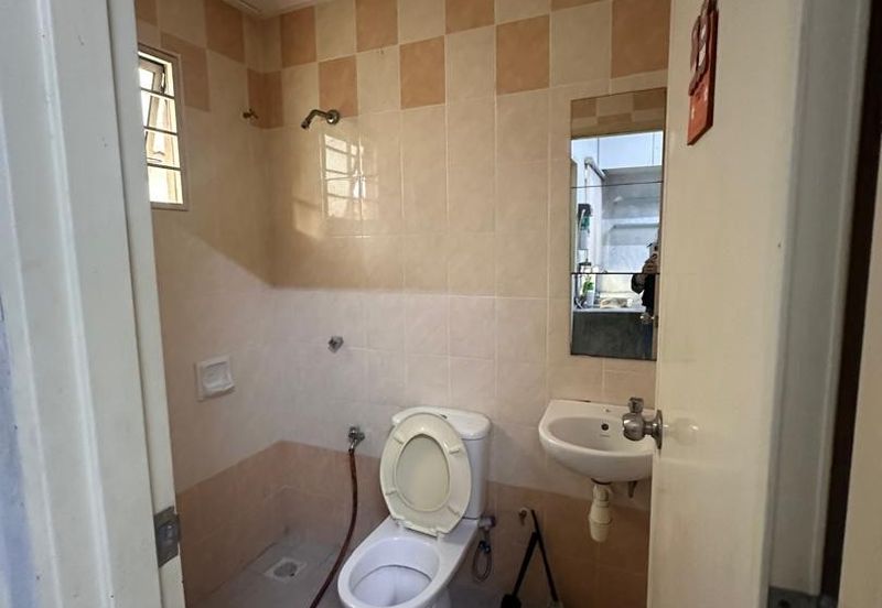 Jalan Setia Indah U13/11H