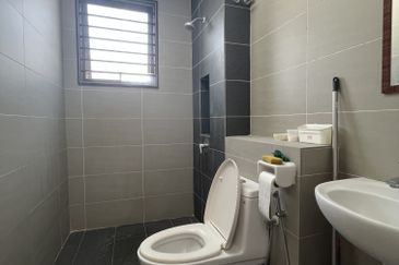 Jalan Setia Utama U13/37L