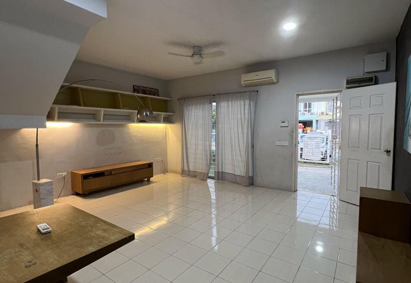 Jalan Setia Indah U13/11H