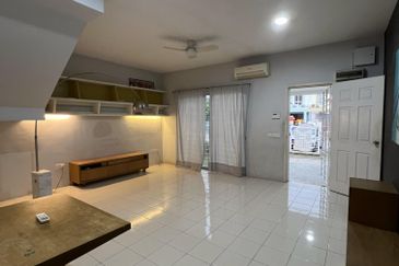 Jalan Setia Indah U13/11H