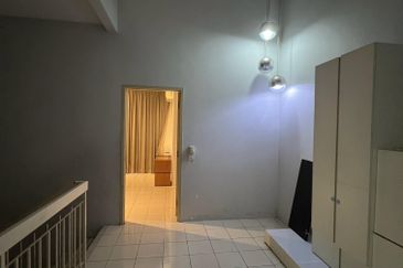 Jalan Setia Indah U13/11H