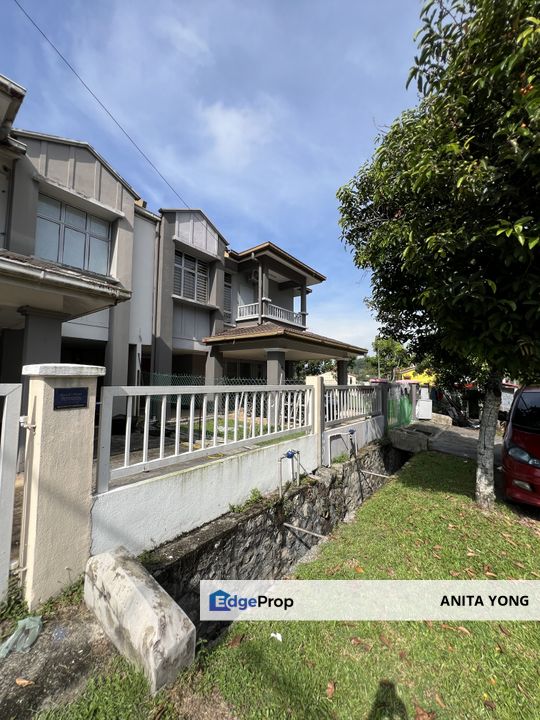 Corner Semi-D at Emerald Heights PUJ 9, Puncak Jalil Seri Kembangan , Selangor, Seri Kembangan