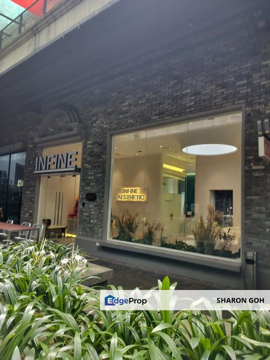 Excellent Retail Lot with Spacious Rooftop Space, Selangor, Damansara Perdana