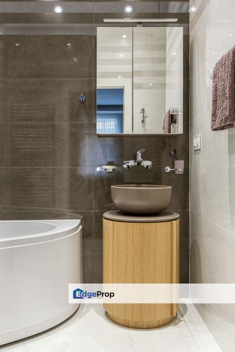 5mins to hussien onn mrt station 3rooms only 420K, Selangor, Cheras South