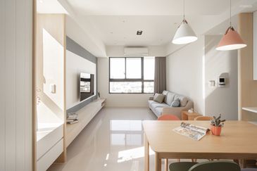 Sri Petaling Condo 3room RM 400k Free Furnished