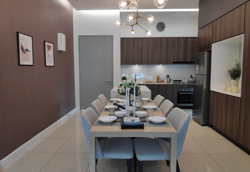 Freehold Condo Low Dense With Sky Deck @ Level 48