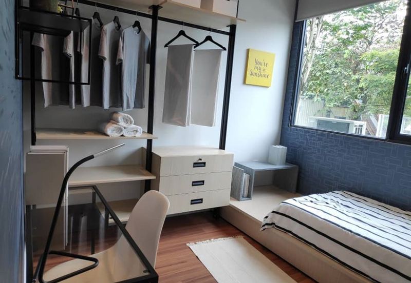 Freehold Condo Low Dense With Sky Deck @ Level 48