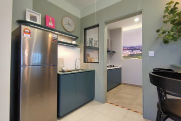 New Luxury 3 Room Freehold Kepong Condo, Free 2 Side by Side Carpark , Free Furnished