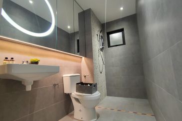 New Luxury 3 Room Freehold Kepong Condo, Free 2 Side by Side Carpark , Free Furnished