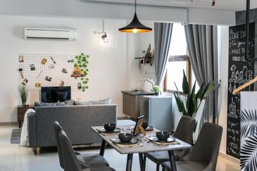 TRX shot walk to mrt lrt mall Freehold fully furnish